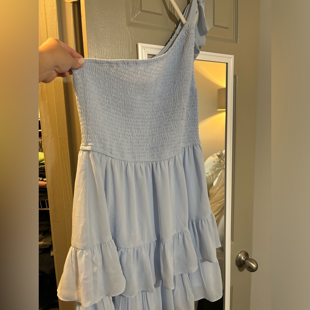 Baby blue one shoulder sundress!🩵